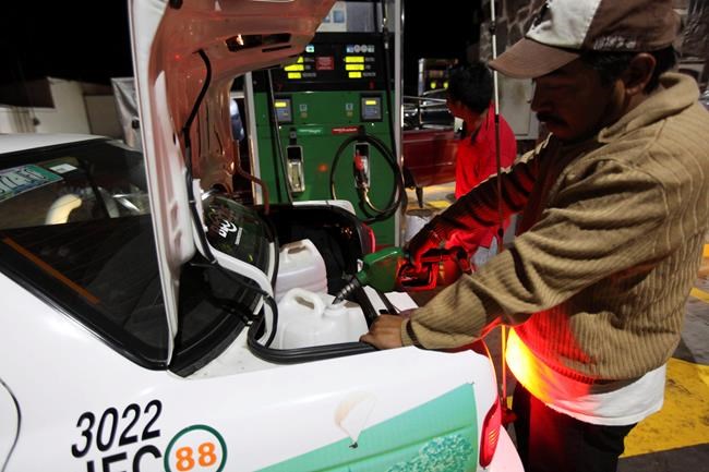Long gas lines, price hike mar holiday season in Mexico | iNFOnews.ca Long gas lines, price hike mar holiday season in Mexico | iNFOnews.ca