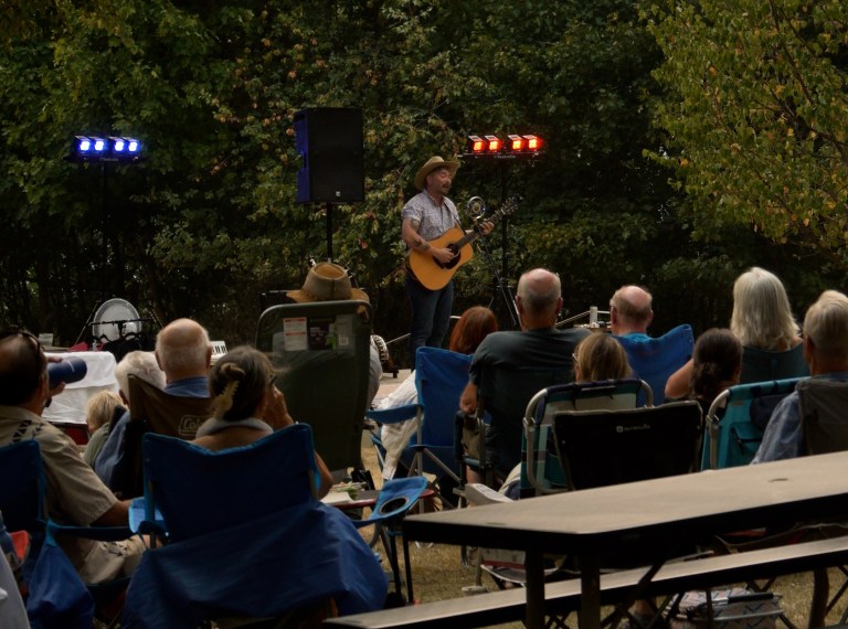 iN VIDEO: Folk and Summer Vibes with Music at Mackie | iNFOnews.ca