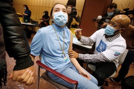 Doctors urge parents to ensure kids vaccines up to date as they head back to school | iNFOnews.ca