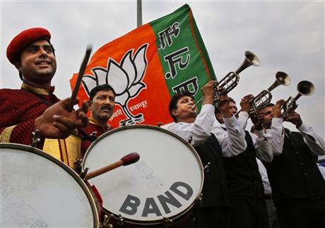 After hug win, next Indian PM begins victory lap | iNFOnews.ca
