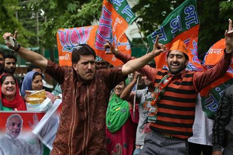 After hug win, next Indian PM begins victory lap | iNFOnews.ca