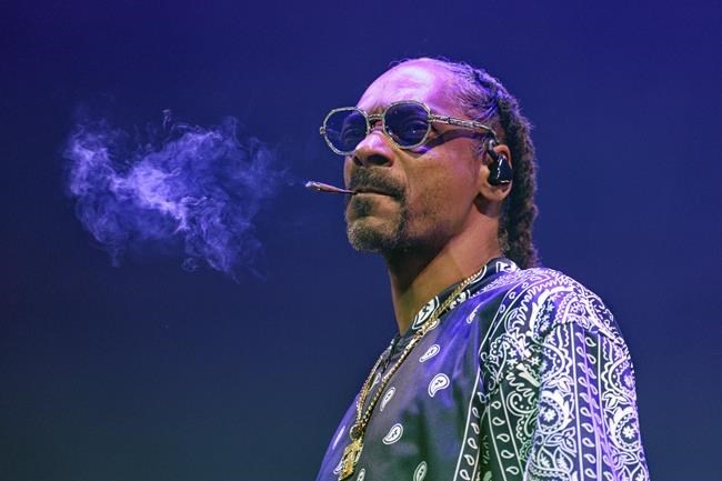 Snoop Dogg says he's giving up 'smoke.' It caught some of his fans off guard | iNFOnews.ca