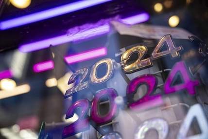 At the stroke of midnight, the New Year gives a clean slate for long-elusive resolutions | iNFOnews.ca At the stroke of midnight, the New Year gives a clean slate for long-elusive resolutions | iNFOnews.ca