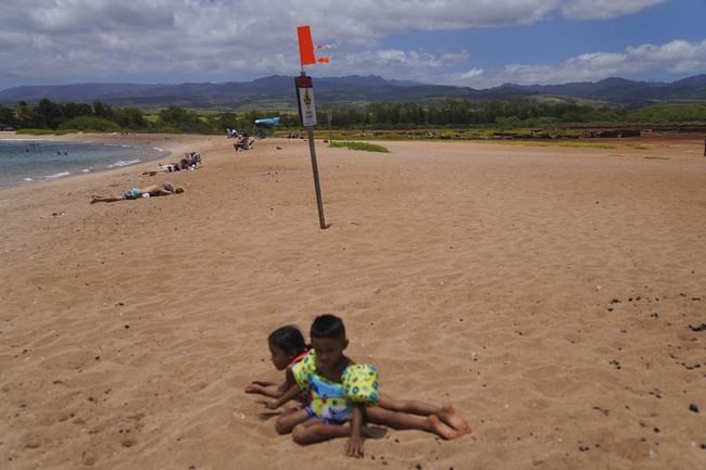 Native Hawaiian salt makers combat climate change and pollution to protect a sacred tradition | iNFOnews.ca