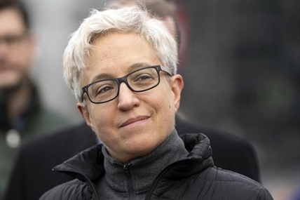Oregon governor signs a bill recriminalizing drug possession into law | iNFOnews.ca Oregon governor signs a bill recriminalizing drug possession into law | iNFOnews.ca