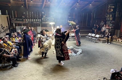 In a smoky long house, Indigenous leader seeks First Nations unity to save salmon | iNFOnews.ca