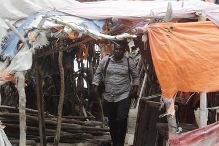 Hundreds gather at Somalia beach to condemn attack that killed 37 and demand stronger security | iNFOnews.ca Hundreds gather at Somalia beach to condemn attack that killed 37 and demand stronger security | iNFOnews.ca
