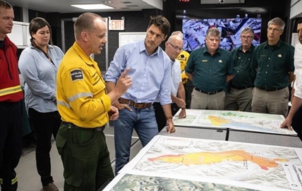 Trudeau meets officials, evacuees following Jasper wildfire | iNFOnews.ca Trudeau meets officials, evacuees following Jasper wildfire | iNFOnews.ca