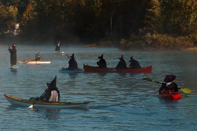 More than a quarter of Canadians will spend at least 100 bones on Halloween: poll | iNFOnews.ca