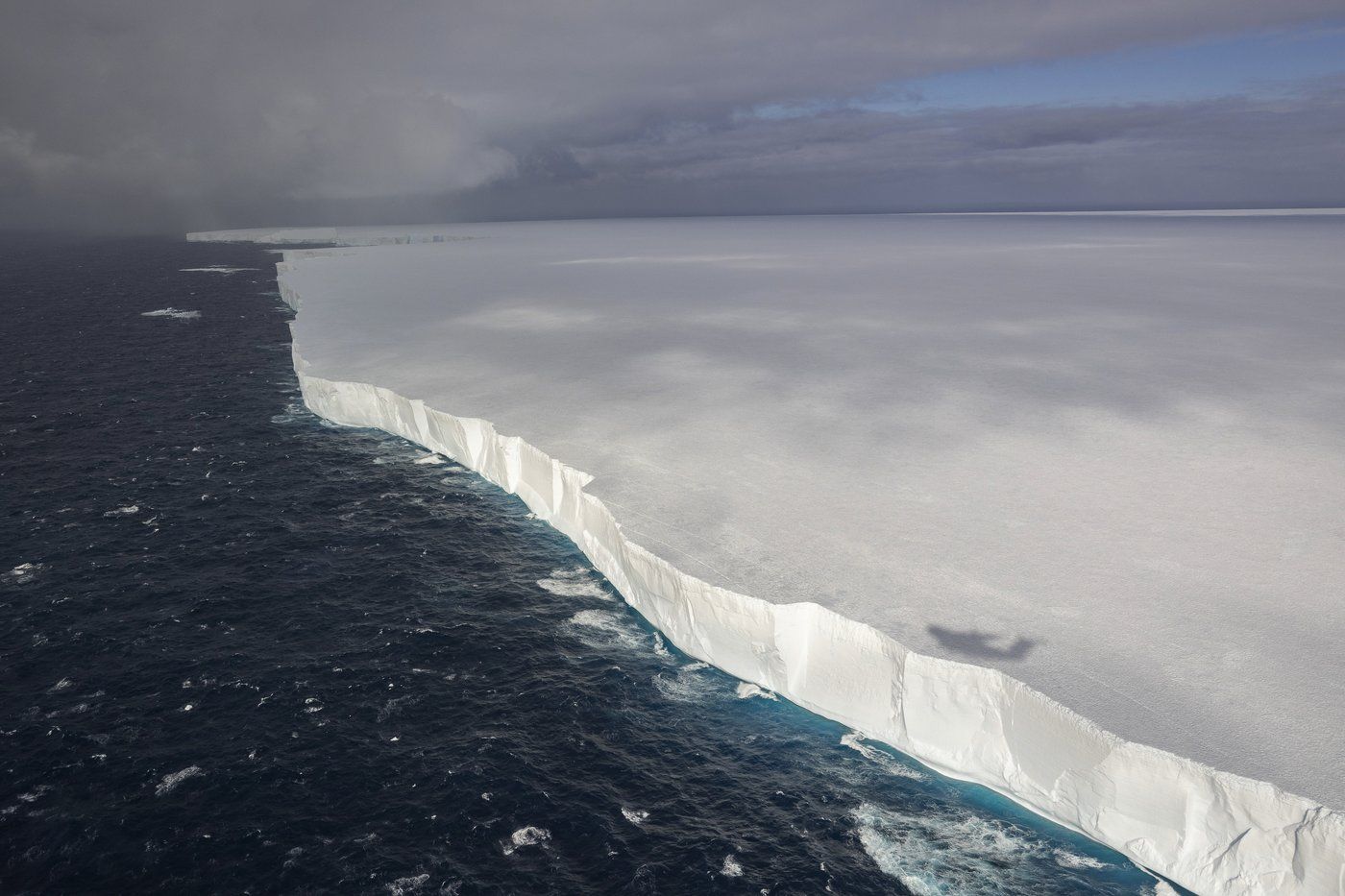 Game of Thrones style wall of ice heading toward penguin-packed island off Antarctica | iNFOnews.ca Game of Thrones style wall of ice heading toward penguin-packed island off Antarctica | iNFOnews.ca