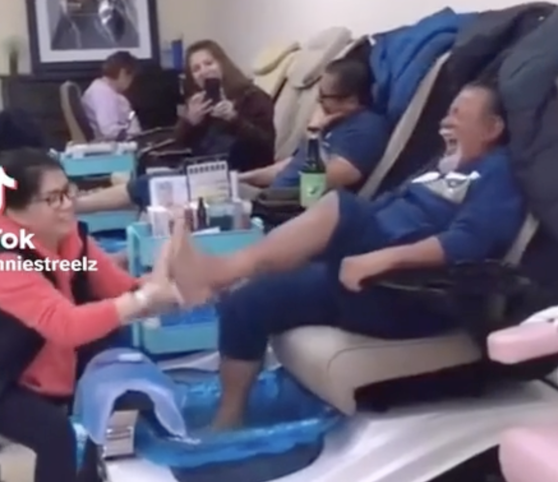 TRENDING NOW: Guy's first pedicure | iNFOnews.ca TRENDING NOW: Guy's first pedicure | iNFOnews.ca