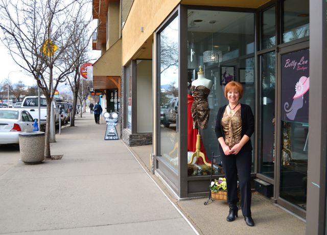 Construction workers not only ones "digging it downtown" | iNFOnews.ca