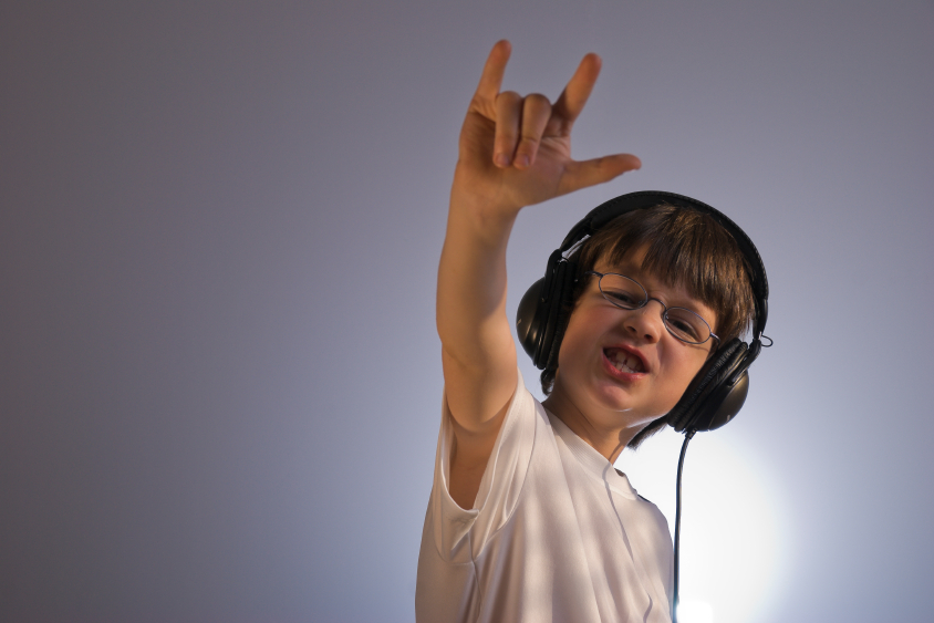 Overkill? Headbanging to Motorhead caused brain bleed, but doctor says fans can 'rock on' | iNFOnews.ca Overkill? Headbanging to Motorhead caused brain bleed, but doctor says fans can 'rock on' | iNFOnews.ca