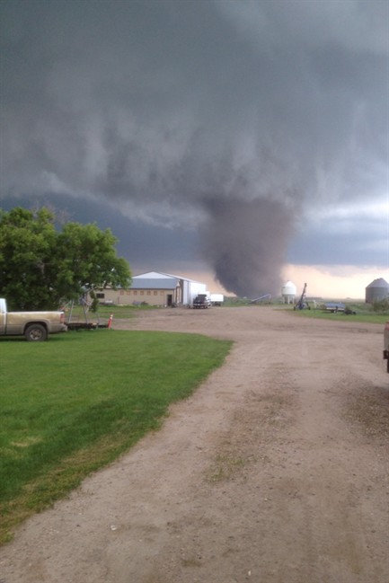Tornadoes touchdown in Saskatchewan | iNFOnews.ca Tornadoes touchdown in Saskatchewan | iNFOnews.ca