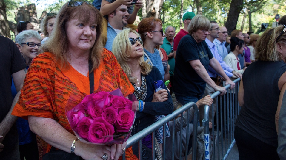 Joan Rivers' life celebrated; Howard Stern delivers eulogy | iNFOnews.ca