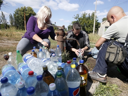 Much needed aid arrives as Ukraine government repels rebel attack on airport | iNFOnews.ca
