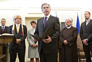 Premier Jim Prentice shrinks Alberta cabinet, appoints two outsiders | iNFOnews.ca Premier Jim Prentice shrinks Alberta cabinet, appoints two outsiders | iNFOnews.ca