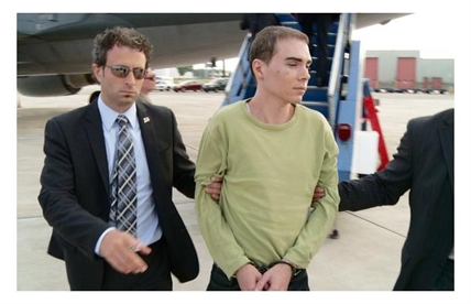 Magnotta murder trial hears details of arrest in Berlin Internet cafe | iNFOnews.ca
