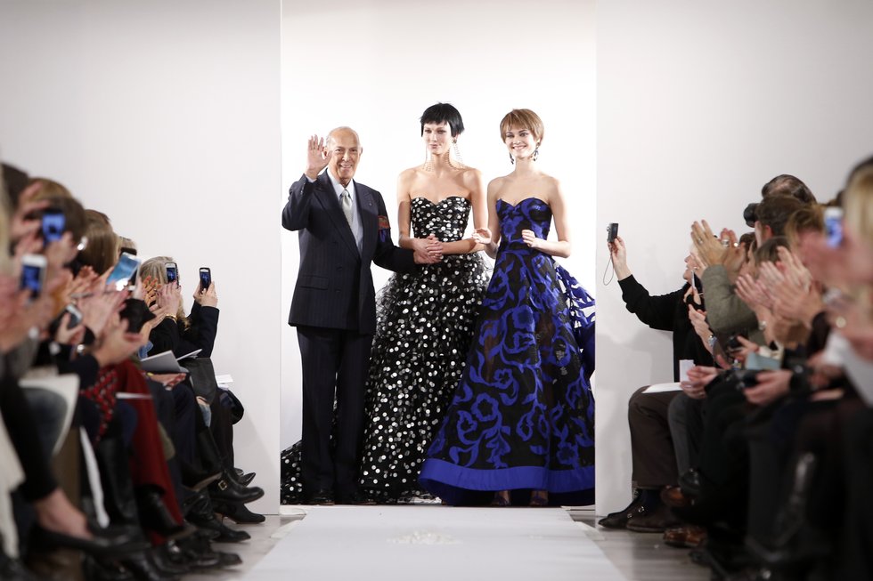 Designer Oscar de la Renta, beloved by first ladies, socialites and starlets, dead at 82 | iNFOnews.ca