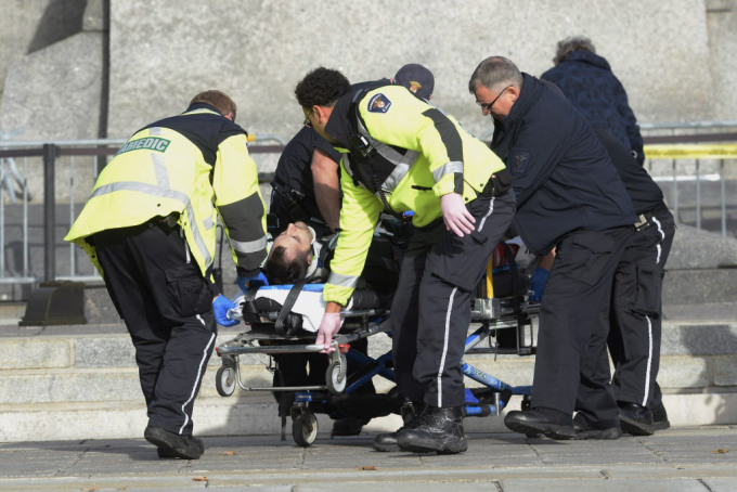 Soldier dead, two others injured in Parliament Hill siege; one gunman dead | iNFOnews.ca