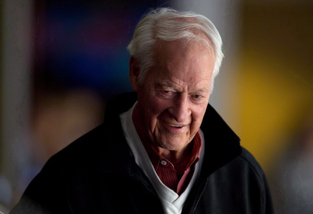 Hockey great Gordie Howe resting at daughter's home in Texas after stroke | iNFOnews.ca