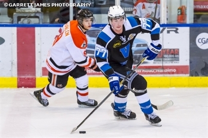 Nanaimo clips Penticton Vees in OT | iNFOnews.ca
