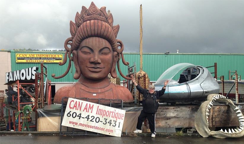 Giant hamburgers, Elvis, spaceships among TV, film props vying for bids in B.C. | iNFOnews.ca Giant hamburgers, Elvis, spaceships among TV, film props vying for bids in B.C. | iNFOnews.ca