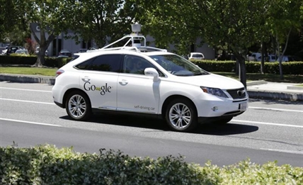 What (or who) does the self-driving car of the future choose to hit when crash is unavoidable? | iNFOnews.ca