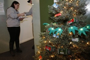 Merry marijuana: New recreational pot industry courts holiday shoppers | iNFOnews.ca Merry marijuana: New recreational pot industry courts holiday shoppers | iNFOnews.ca