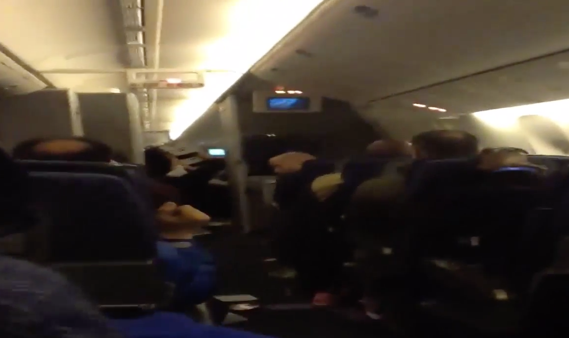 Scary turbulence on American Airlines flight | iNFOnews.ca Scary turbulence on American Airlines flight | iNFOnews.ca