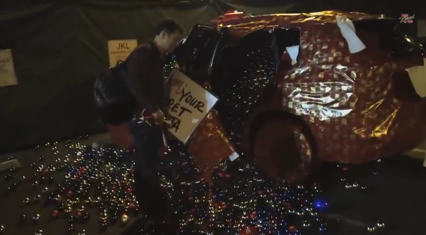 Emily Blunt and John Krasinski: Christmas prank war | iNFOnews.ca