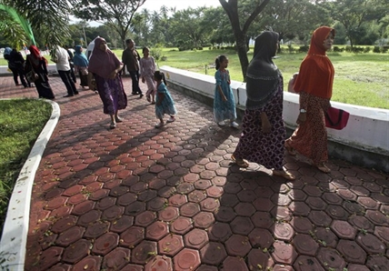 Beachside memorials and prayers across Asia mark 10th anniversary of Indian Ocean tsunami | iNFOnews.ca