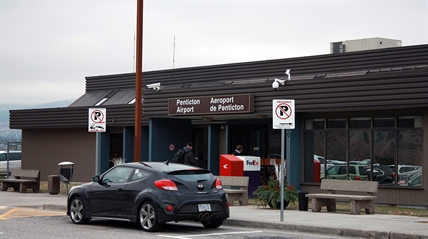 Winter weather causing disruptions at Penticton Regional Airport | iNFOnews.ca