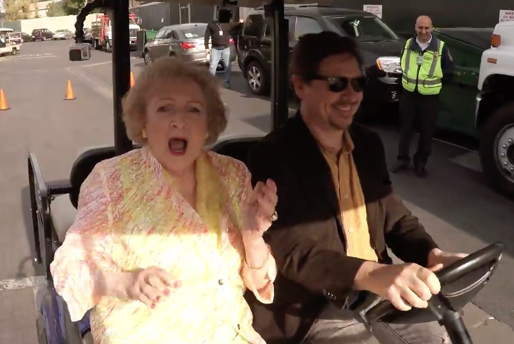 Betty White 93rd birthday flash mob | iNFOnews.ca Betty White 93rd birthday flash mob | iNFOnews.ca