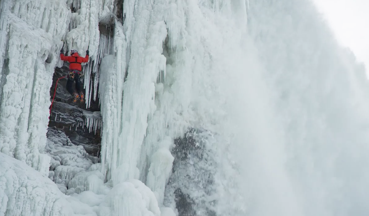 Ice climber scales Niagra Falls | iNFOnews.ca
