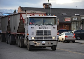 Council favours trucker ban on Ellis | iNFOnews.ca
