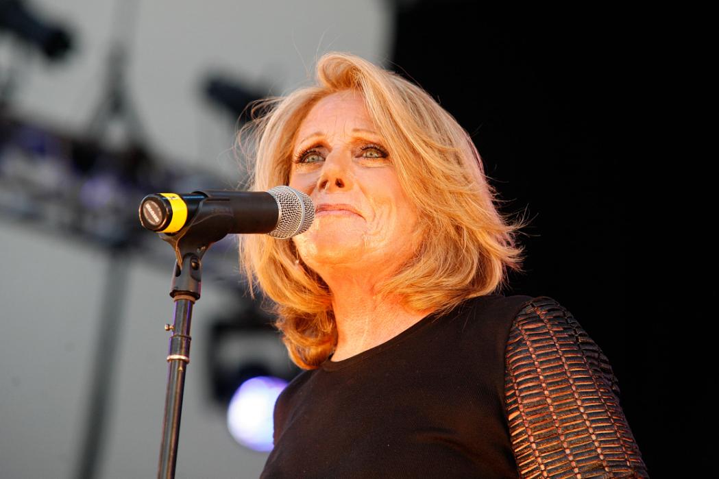 'It's My Party' and 'Out Here On My Own' singer-songwriter Lesley Gore dies in New York at 68 | iNFOnews.ca