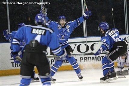 Penticton Vees edge Silverbacks in OT | iNFOnews.ca