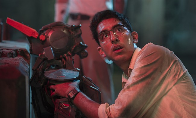 'Chappie' tops slow weekend, 'Unfinished Business' tanks | iNFOnews.ca