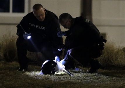 2 officers shot outside Ferguson PD; chief calls attack 'an ambush' that could have been fatal | iNFOnews.ca