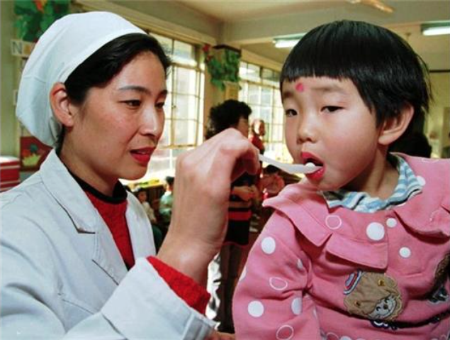 Pill-taking is hard and yucky for some kids; studies show some techniques may help | iNFOnews.ca