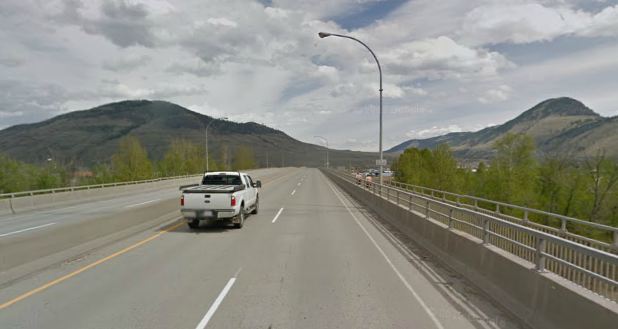 Truck malfunction causes early morning Halston Bridge accident | iNFOnews.ca Truck malfunction causes early morning Halston Bridge accident | iNFOnews.ca