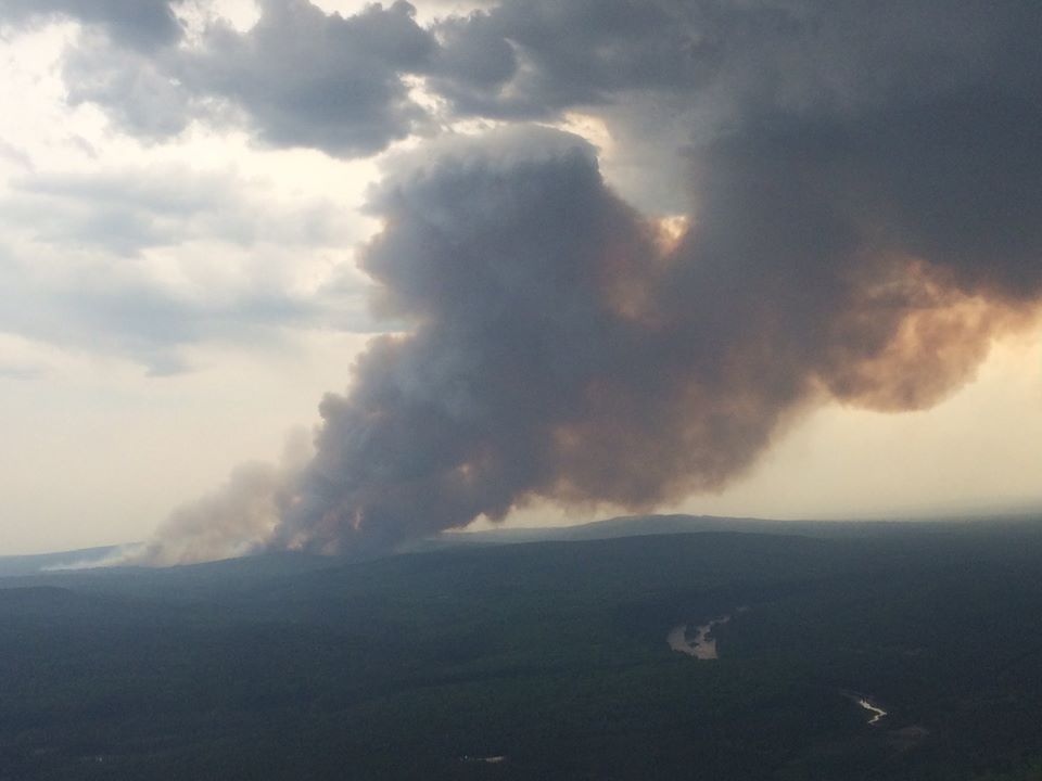 Wildfire forces about 2,000 people from homes in northern Alberta | iNFOnews.ca