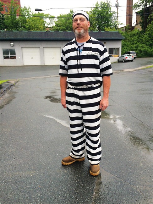 Man dismissed from jury duty after showing up at Vermont court in prisoner costume | iNFOnews.ca Man dismissed from jury duty after showing up at Vermont court in prisoner costume | iNFOnews.ca