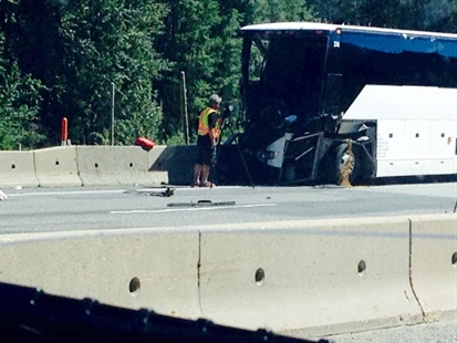 Tour bus crashes on Coquihalla Highway in B.C., about 38 injured: paramedics | iNFOnews.ca