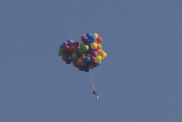 Man inspired by Up movie flies over Calgary | iNFOnews.ca