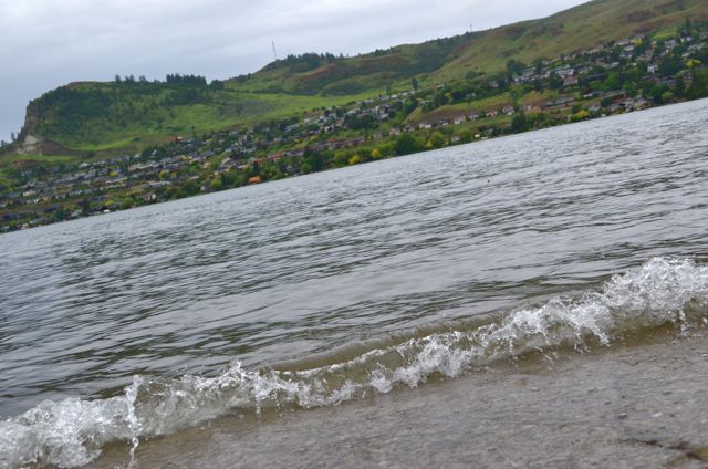 Dive teams continue to investigate possible unexploded ordnance | iNFOnews.ca