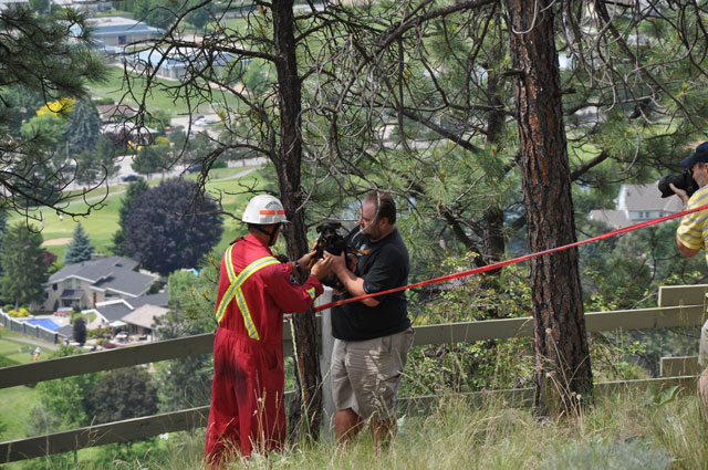 Rescue workers perform daring pooch rescue | iNFOnews.ca Rescue workers perform daring pooch rescue | iNFOnews.ca