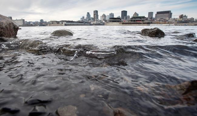 Montreal's raw sewage dump proceeding as planned, mayor says | iNFOnews.ca