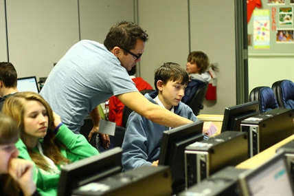 Discovering the world of information technology for teens | iNFOnews.ca